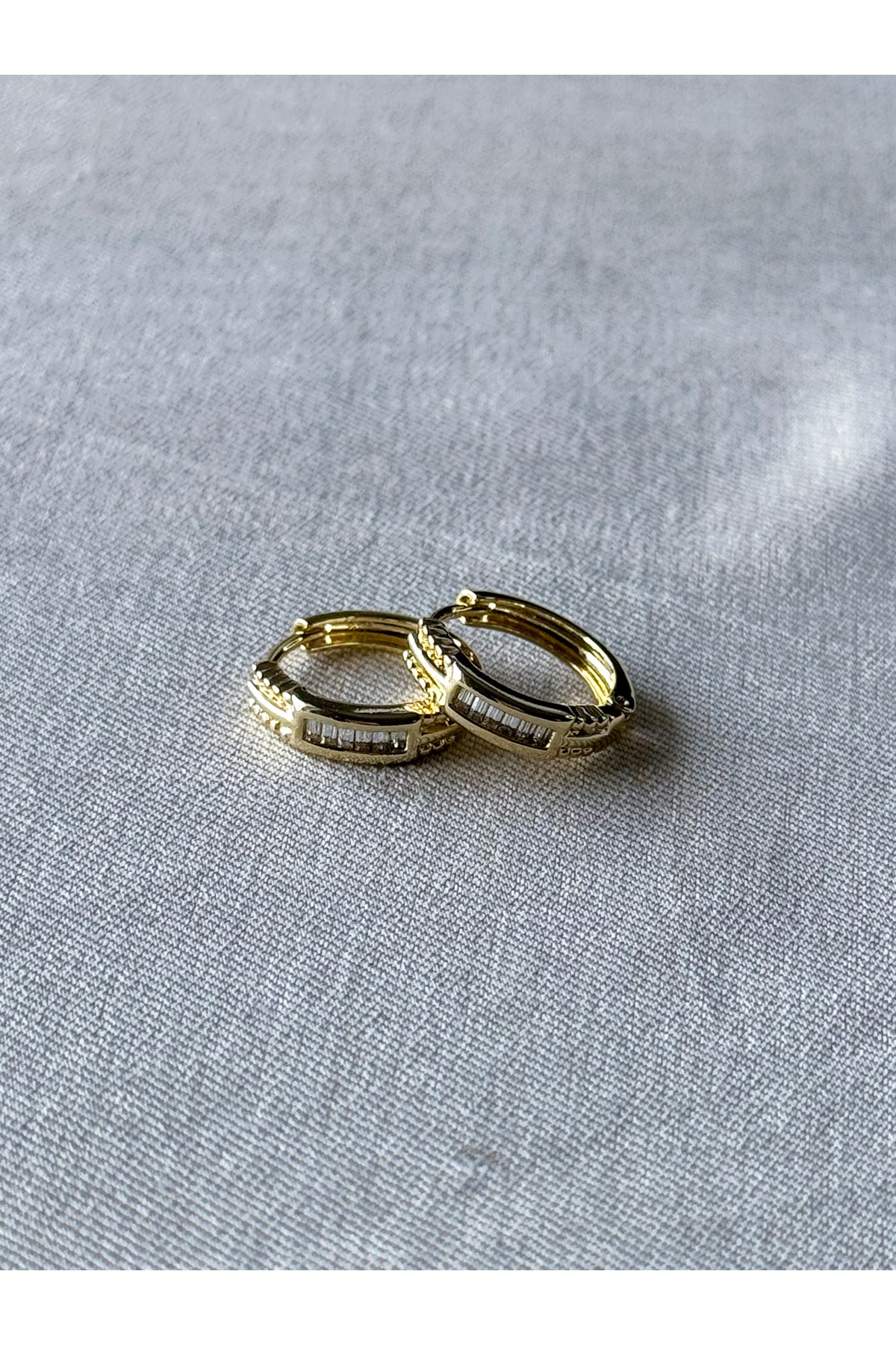Çelik 14 K Altın Kaplama Baget Taşlı Gold Halka Küpe
